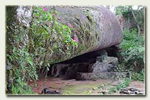 Imagem da Gruta dos Crioulos - Campos do Jordão.