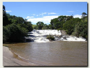 Foto da cachoeira do Paraitinga